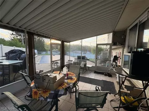 Exterior - 503 Meadowridge Ave NW, Canton, OH 44708 photo 2 of 7