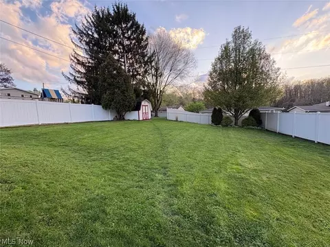 Exterior - 503 Meadowridge Ave NW, Canton, OH 44708 photo 7 of 7