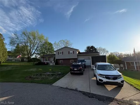 503 Meadowridge Ave NW, Canton, OH 44708