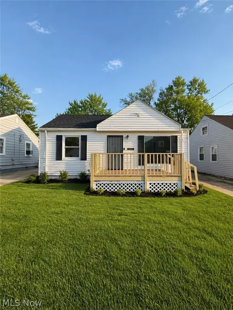 13517 Carrington Ave, Cleveland, OH 44135