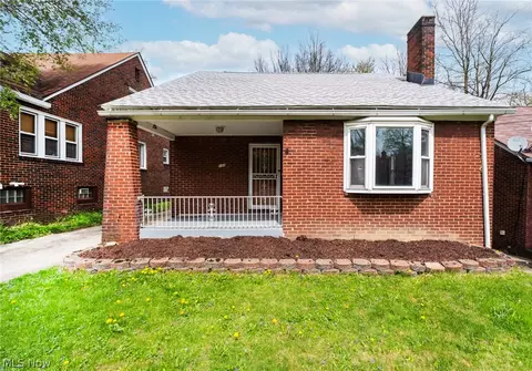 130 Roslyn Dr, Youngstown, OH 44505