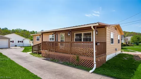 1146 Seborn Ave, South Zanesville, OH 43701