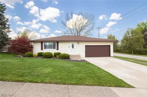 7434 Meadow Ln, Parma, OH 44134