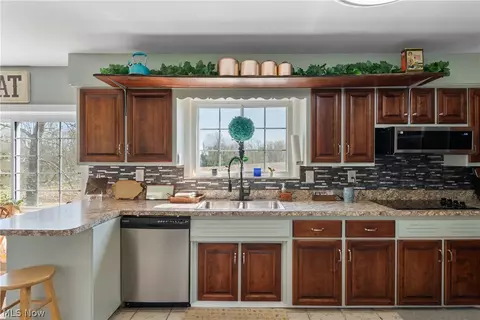 Kitchen - 5261 Dailey Rd, New Franklin, OH 44319 photo 1 of 6