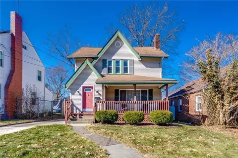 934 Packard Dr, Akron, OH 44320