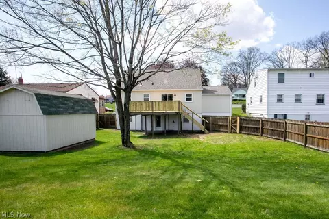 Exterior - 556 Idora Ln, Struthers, OH 44471 photo 4 of 7