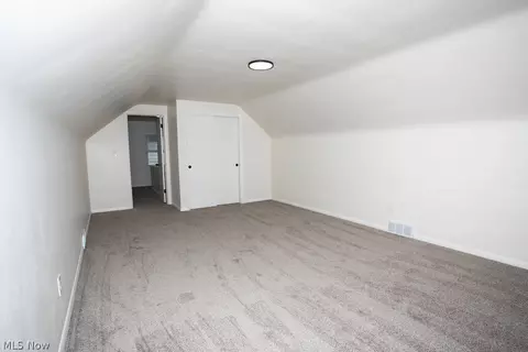 Bedroom - 556 Idora Ln, Struthers, OH 44471 photo 2 of 2