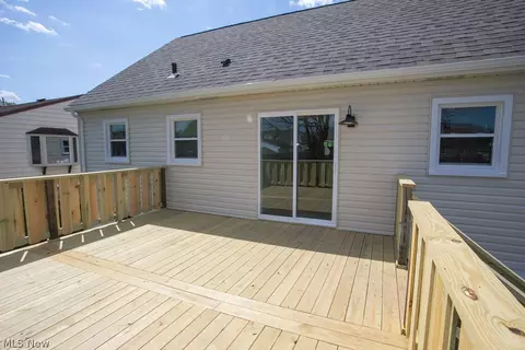 Exterior - 556 Idora Ln, Struthers, OH 44471 photo 7 of 7