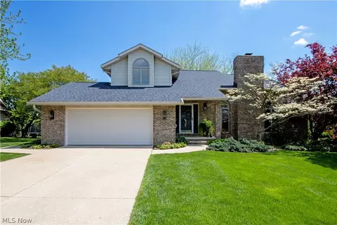 1961 Canterbury Ln, Wooster, OH 44691