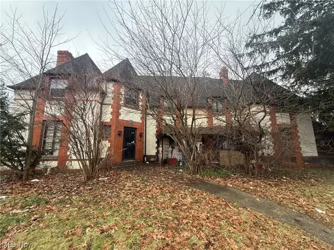 16321 Stockbridge Ave, Cleveland, OH 44128