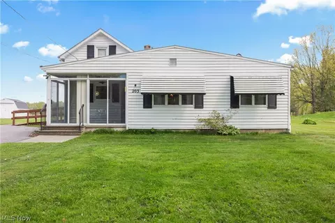 203 Annis Rd, South Amherst, OH 44001