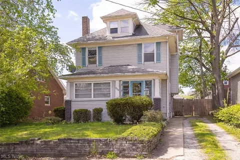 962 Woodward Ave, Akron, OH 44310