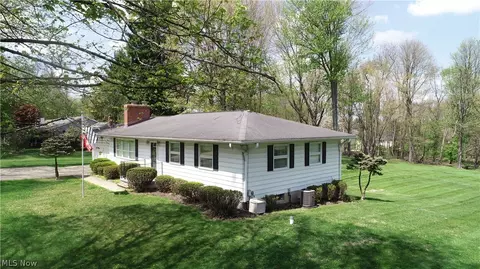 1555 New Gambier Rd, Mount Vernon, OH 43050