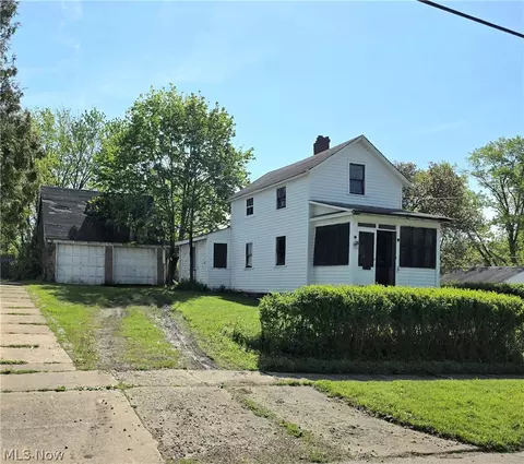 447 S Diamond St, Ravenna, OH 44266