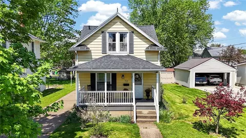 713 W Oak St, Orrville, OH 44667