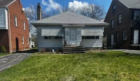 2239 Barrington Rd, University Heights, OH 44118