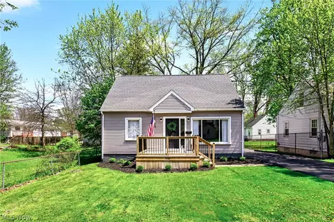 1424 Clemmens Ave NW, Warren, OH 44485
