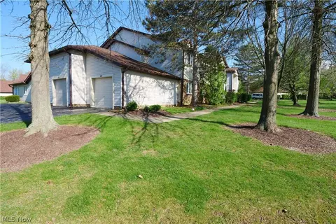 7122 Village Dr, Mentor, OH 44060