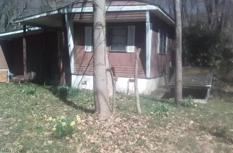 50 Oakland Blvd, Conneaut, OH 44030