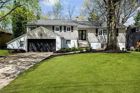 482 Garnette Rd, Akron, OH 44313