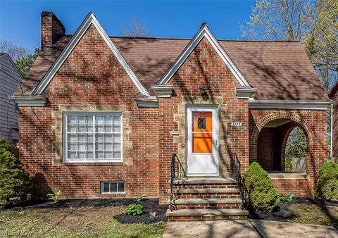 1384 Argonne Rd, South Euclid, OH 44121