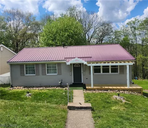 141 Sycamore St, Mingo Junction, OH 43938