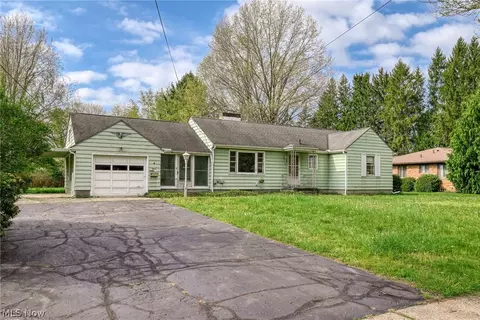 1074 Jessie Ave, Kent, OH 44240