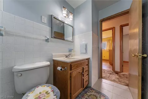Bath - 5884 Michael Dr, Brook Park, OH 44142 photo 2 of 3