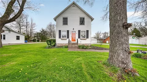 6162 Engle Rd, Brook Park, OH 44142