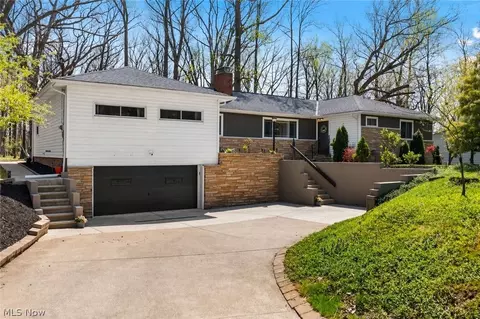 9269 Lindbergh Blvd, Olmsted Falls, OH 44138