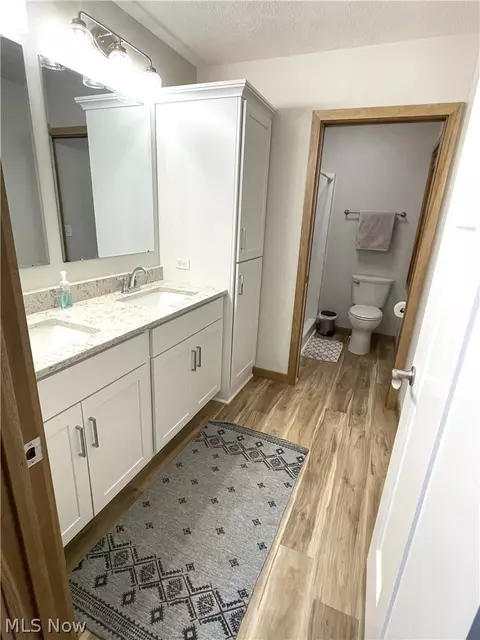Bath - 234 E Ohio Ave, Dover, OH 44622 photo 2 of 4