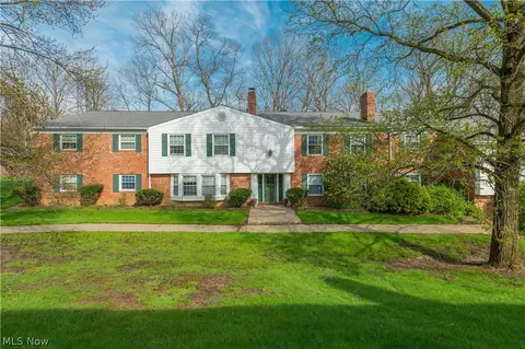 7005 Carriage Hill Dr #104, Brecksville, OH 44141