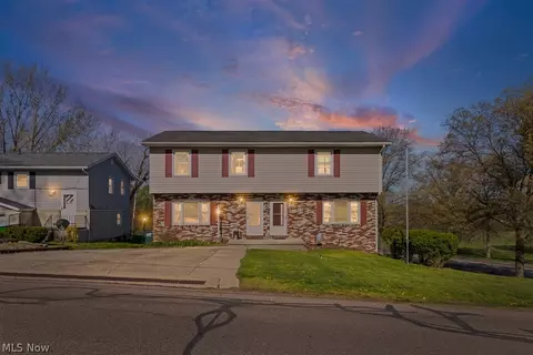 720-722 Newton St, Barberton, OH 44203