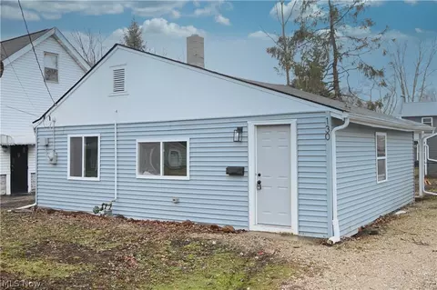 130 Traymore Blvd, Eastlake, OH 44095