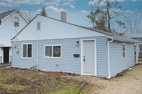 130 Traymore Blvd, Eastlake, OH 44095