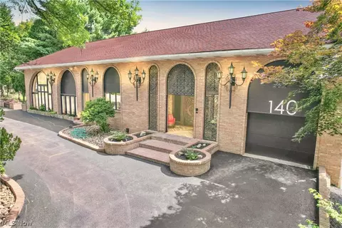140 Teresa Dr, Steubenville, OH 43953