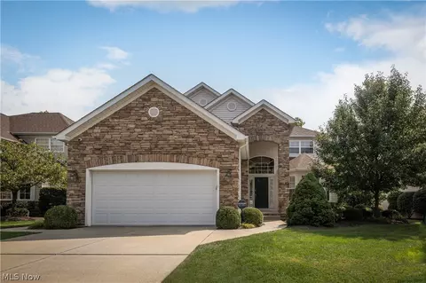 285 Burwick Rd, Highland Heights, OH 44143