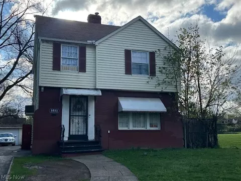 1011 Yellowstone Rd, Cleveland Heights, OH 44121