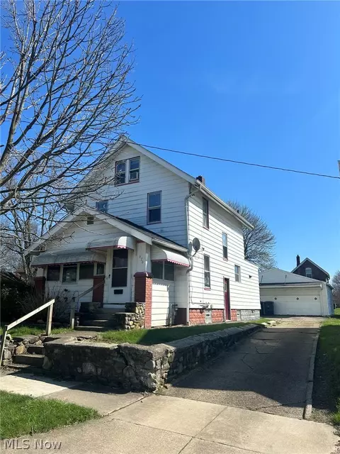 676 Kipling St, Akron, OH 44306