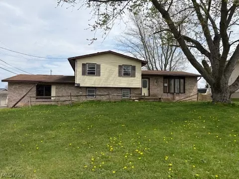 7398 Shisler St NE, Canton, OH 44721