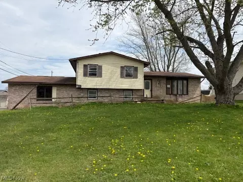 7398 Shisler St NE, Canton, OH 44721