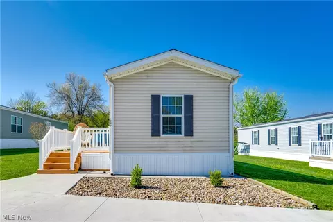 4400 Melrose Dr #89, Wooster, OH 44691