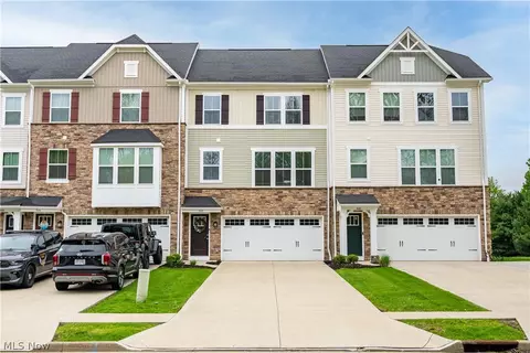 342 E Reno Dr, Louisville, OH 44641