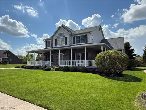 734 Pga Blvd NE, New Philadelphia, OH 44663