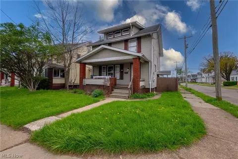 2322 9th St NW, Canton, OH 44708