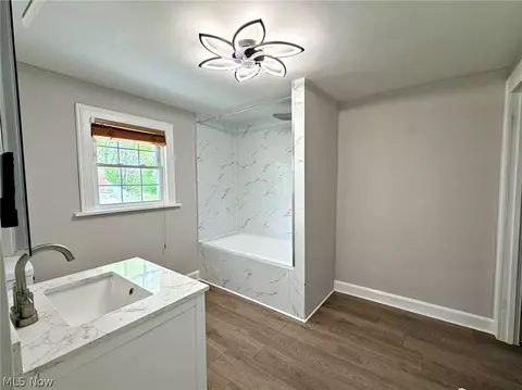 Bath - 696 E Ohio Ave, Sebring, OH 44672 photo 1 of 5