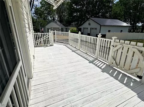 Exterior - 696 E Ohio Ave, Sebring, OH 44672 photo 6 of 7
