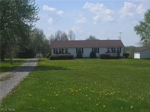 16763 Kinsman Rd, Middlefield, OH 44062