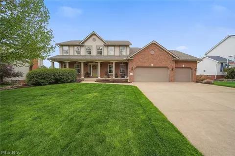 2536 Chadwell Cir NW, North Canton, OH 44720