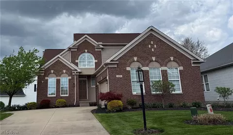 836 Kendal Dr, Broadview Heights, OH 44147